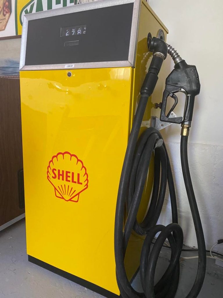 Shell POMPE À ESSENCE SHELL 